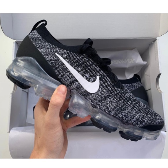 Nike AIR Vapormax Flyknit Sneakers Shoes - Picture 12 of 12
